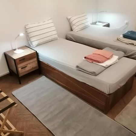 Ανακαινισμένο 8 Λεπτά Από Το Μετρό. Leilighet Athen Eksteriør bilde